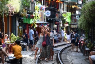 HANOI RAILWAY WALK 2