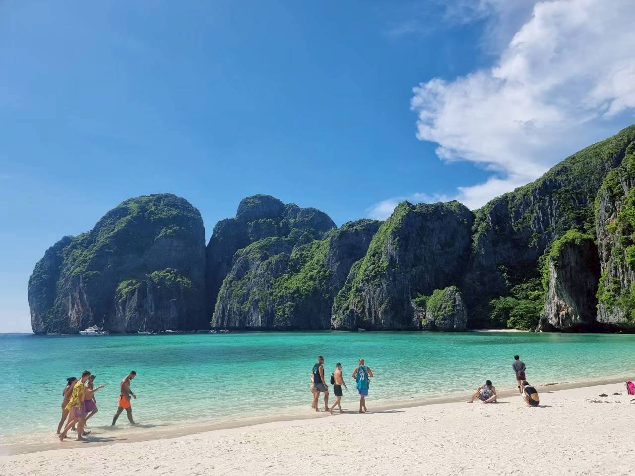 THE LUXURIOUS THAILAND 14