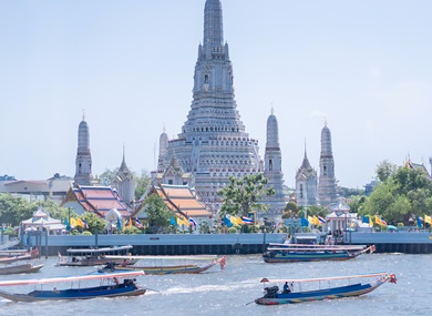 FULL DAY TEMPLES, GRAND PALACE & KLONG TOUR INCLUDE LUNCH 4