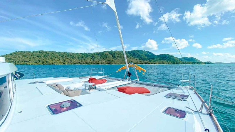 Lagoon 50ft 5