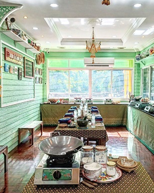 Half Day Morning at Sompong Thai Cooking School Include Lunch