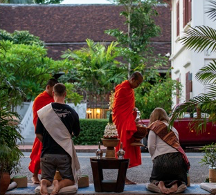 ITA-03: LUANG PRABANG WALKING TOUR
