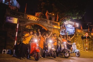 HANOI VESPA AFTER DARK