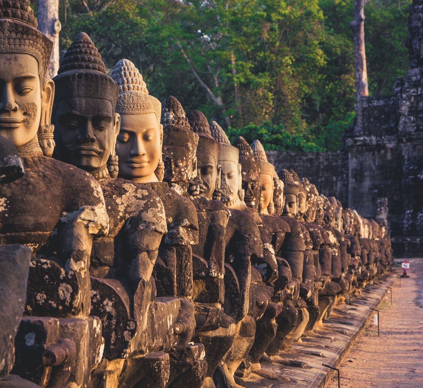 Siem Reap in deep to Phnom Penh by drive