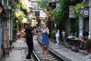 HANOI RAILWAY WALK 3